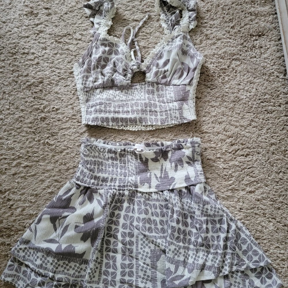 Crop top w/ skirt